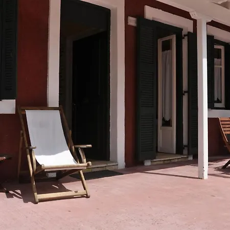 Отель Zefiros Traditional