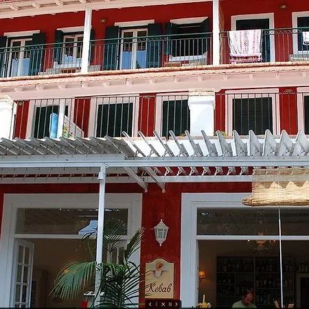 ホテル Zefiros Traditional パレオカストリッツア