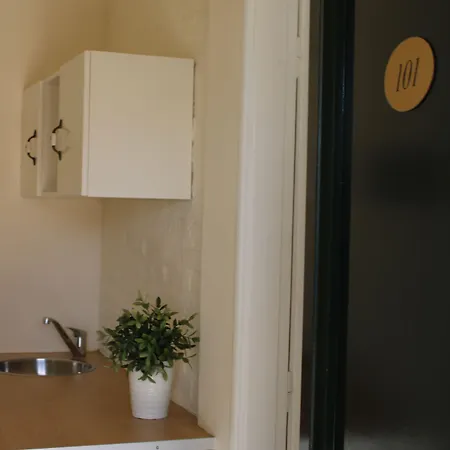 Zefiros Traditional ホテル