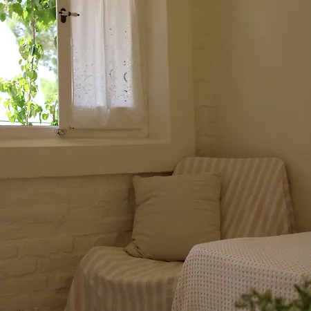 Zefiros Traditional ホテル