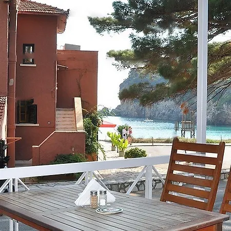 Zefiros Traditional Hotel