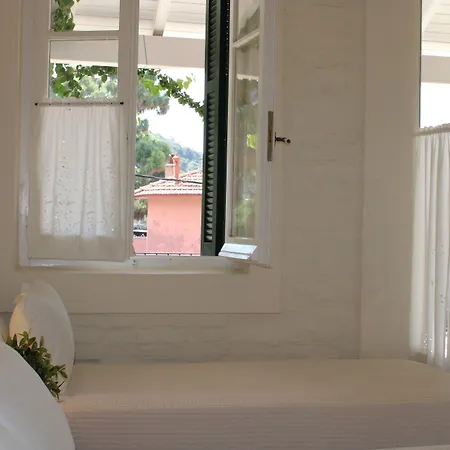 Zefiros Traditional Hotel Paleokastritsa