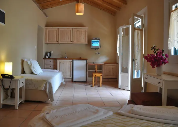 Zefiros Traditional Hotel