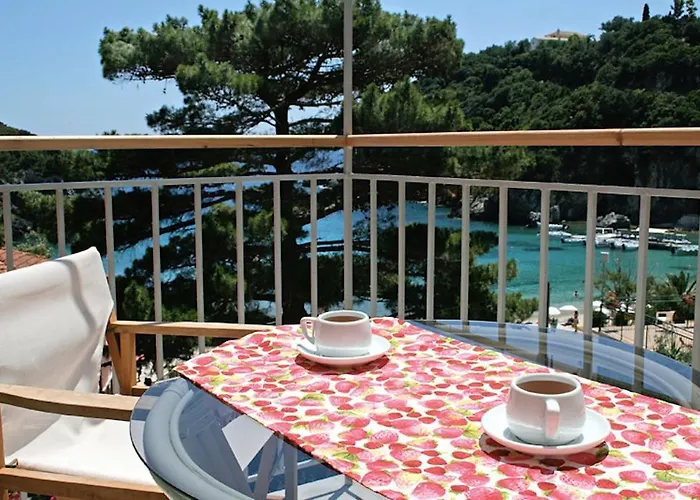 Zefiros Traditional 3* Paleokastritsa