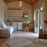 Zefiros Traditional Hotell