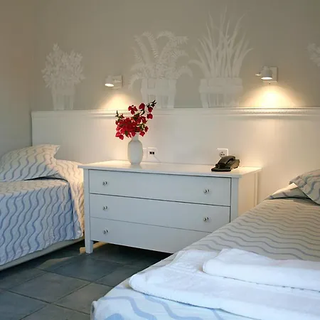 Zefiros Traditional Paleokastritsa